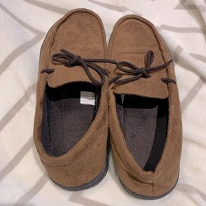 Men’s Brown Slippers. Like New!!!!